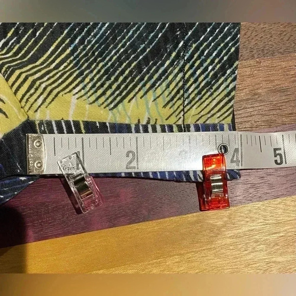 LOFT shorts, size 8 - Picture 3 of 6